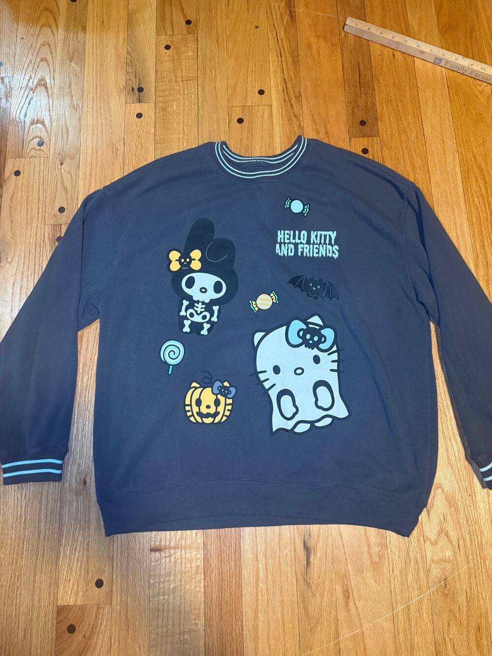Hello Kitty Friends Halloween Sweatshirt XL Kuromi Badtz-Maru Keroppi Sanrio